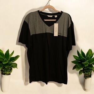 NWT Men’s Calvin Klein Two-Tone Black and Gray Tee